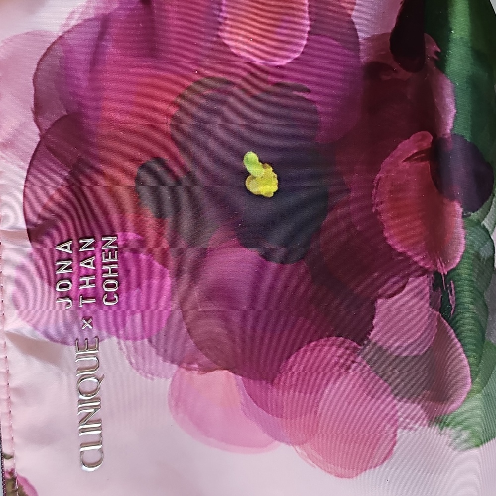 🌺HP🌺Clinique x Jonathan Cohen Limited Edition Cosmetic Bag With Samples NWT - Picture 7 of 10